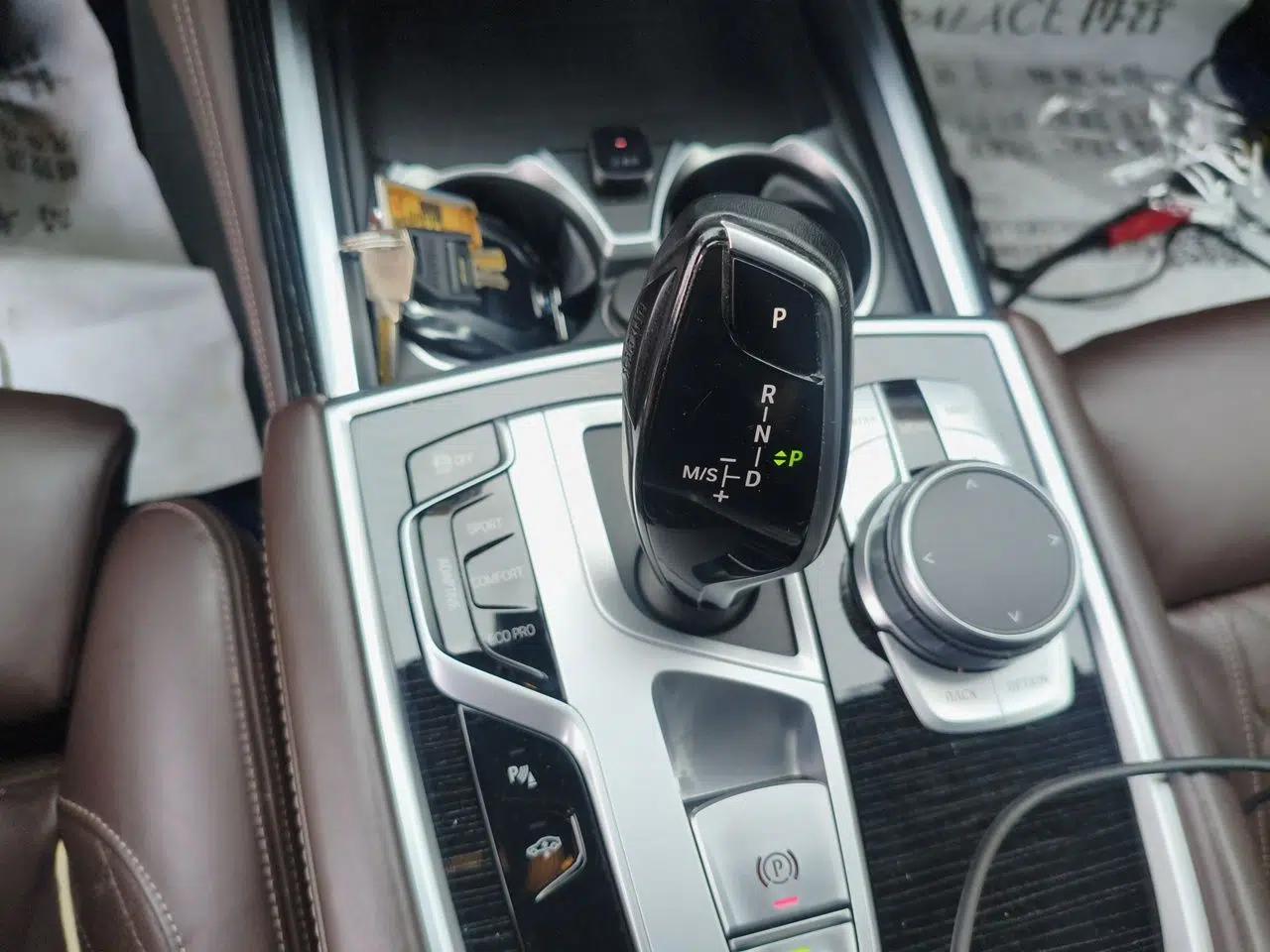 BMW 7 Series 2021 740Li Leading Model M Sport Package — миниатюра 14