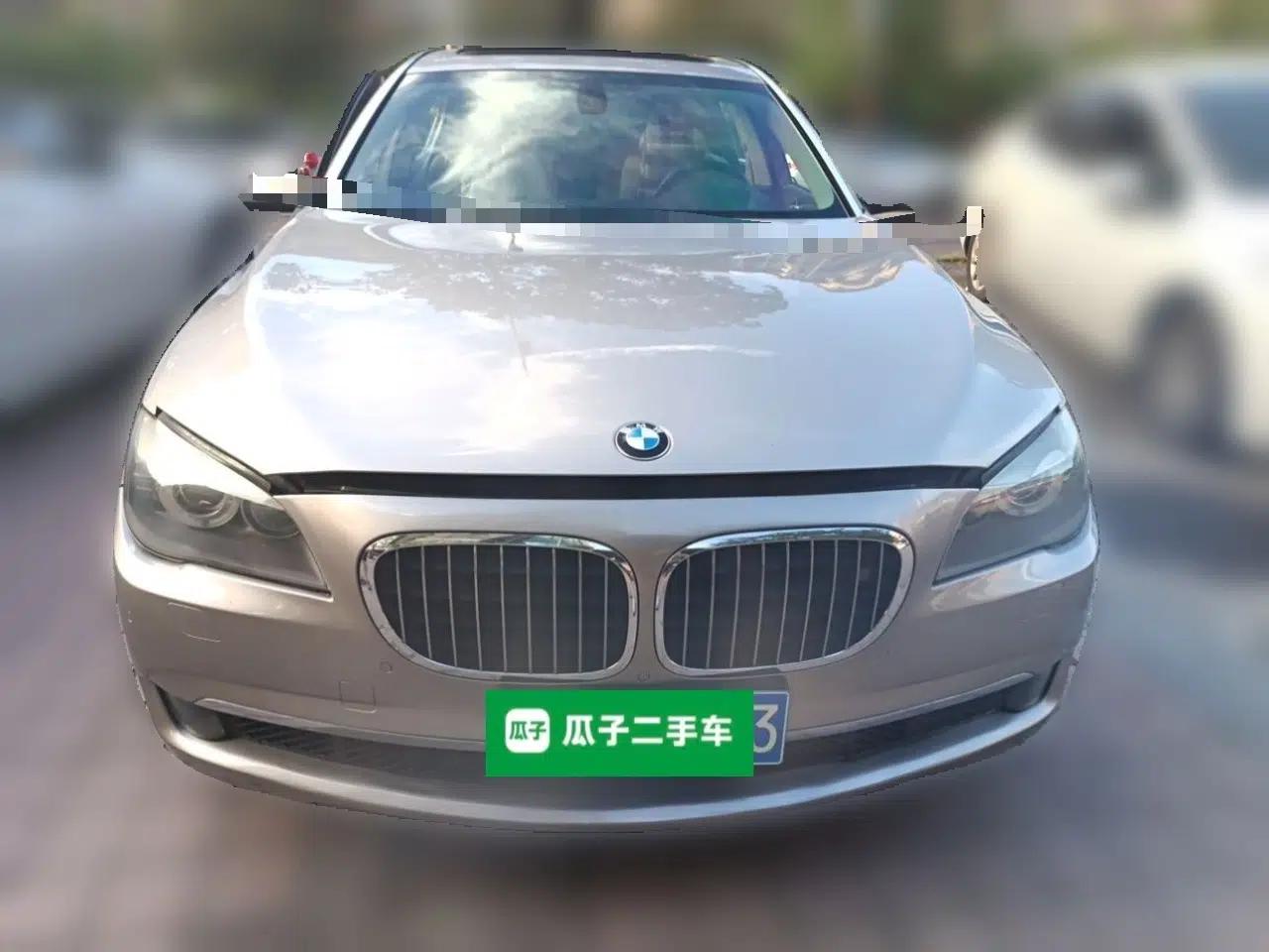 BMW 7 Series 2009 740Li Luxury Model — миниатюра 2