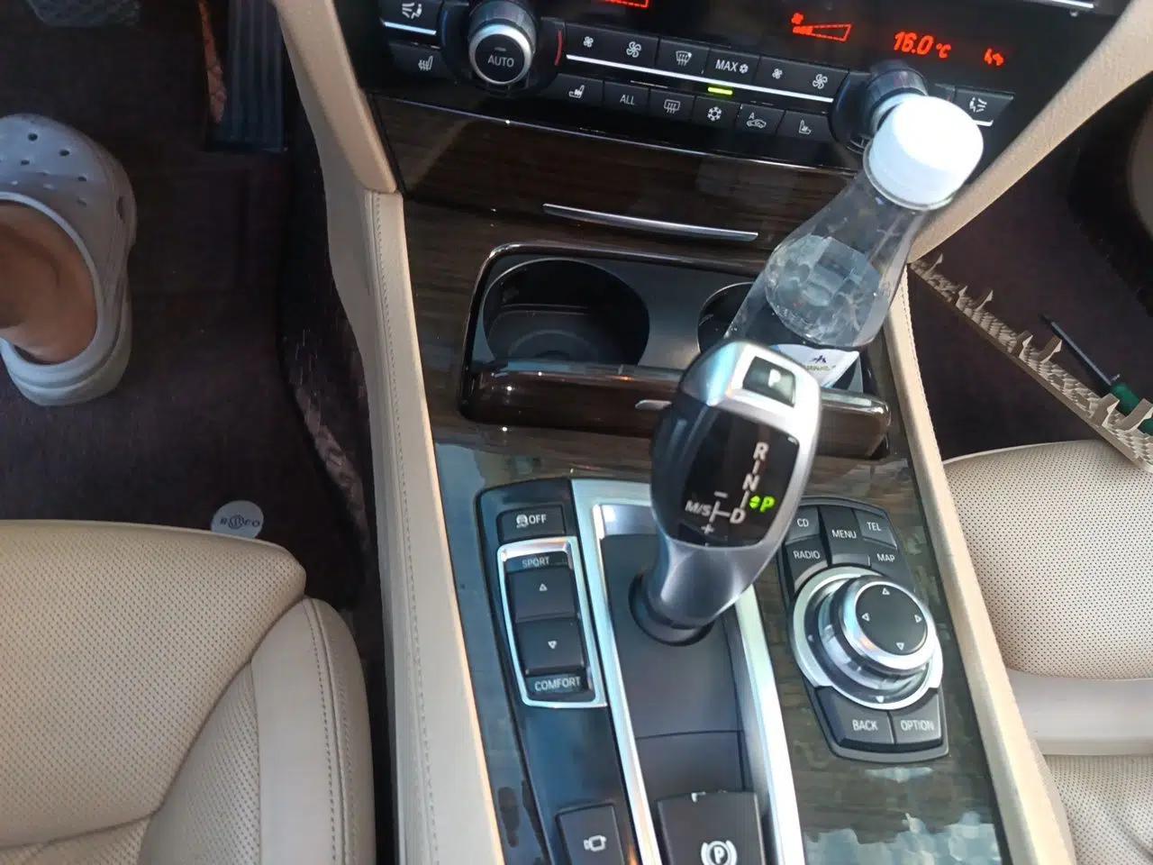 BMW 7 Series 2009 740Li Luxury Model — миниатюра 14