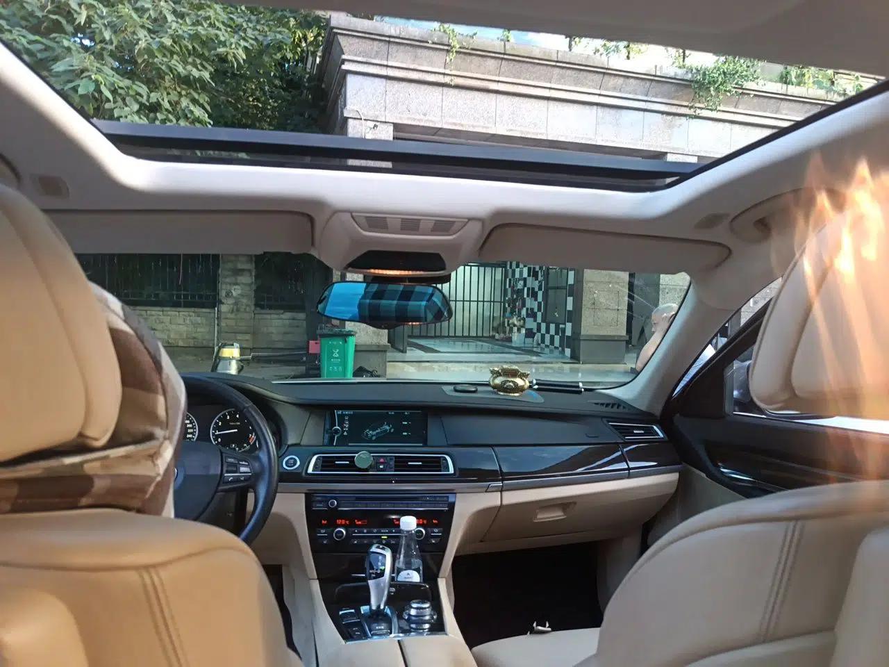 BMW 7 Series 2009 740Li Luxury Model — миниатюра 18