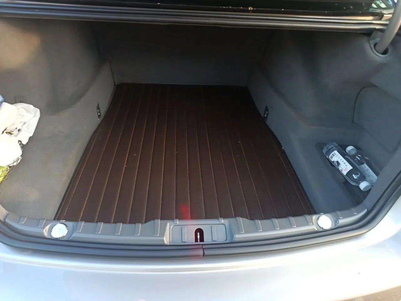 BMW 7 Series 2009 740Li Luxury Model — миниатюра 19