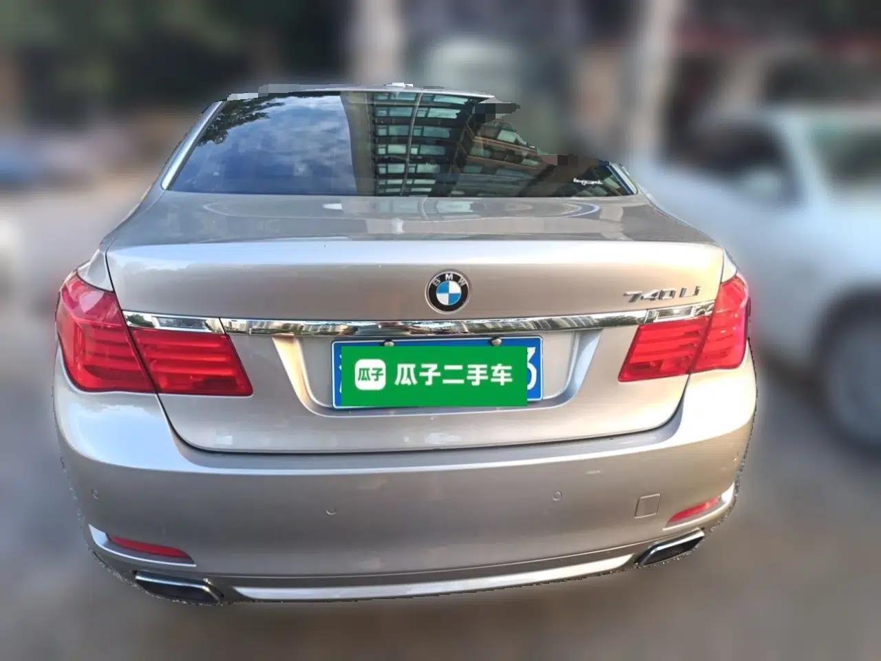 BMW 7 Series 2009 740Li Luxury Model — миниатюра 5