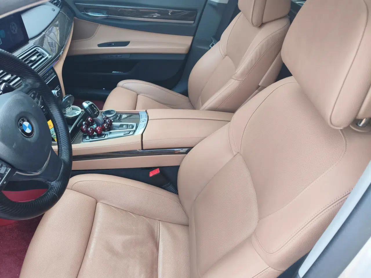 BMW 7 Series 2013 740Li Leading Model — миниатюра 15