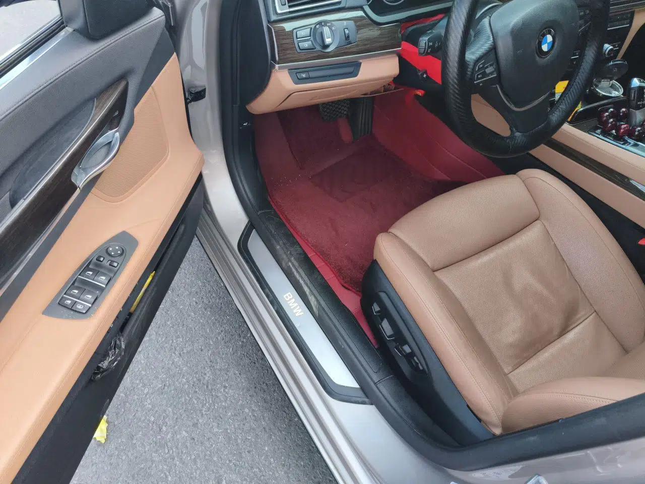 BMW 7 Series 2013 740Li Leading Model — миниатюра 16