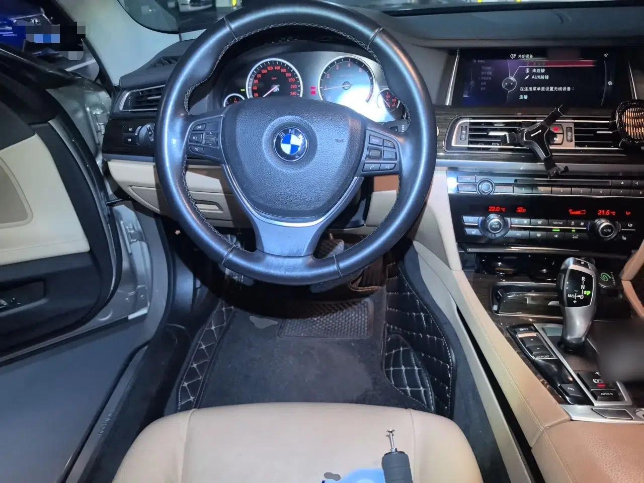 BMW 7 Series 2013 730Li Leading Model — миниатюра 10