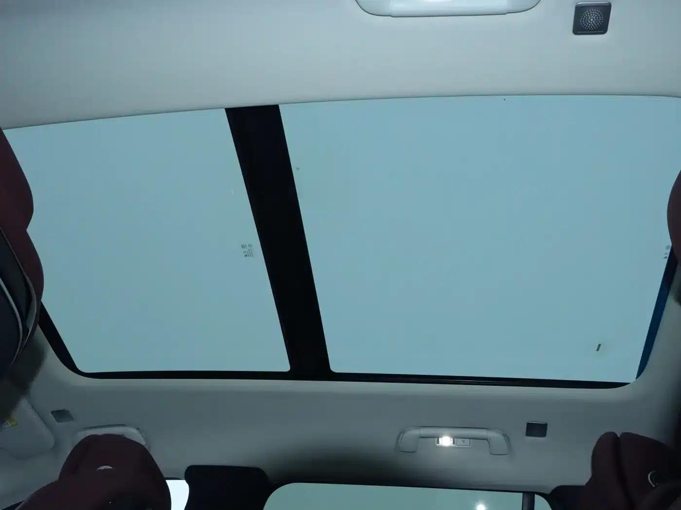 Hongqi E-HS9 2022 Model 660km Flagship Edition (Six Seats) — миниатюра 17