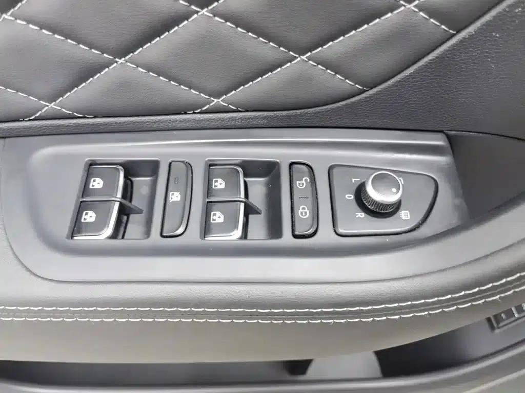 Hongqi HS7 2019 3.0T Automatic 4WD Intelligent Flagship Edition — миниатюра 9