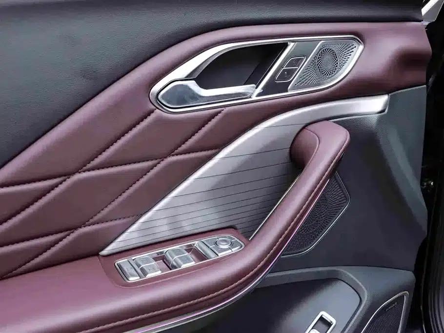Hongqi HS7 PHEV 2024 2.0T PHEV 4WD Flagship Edition 7-seater — миниатюра 11
