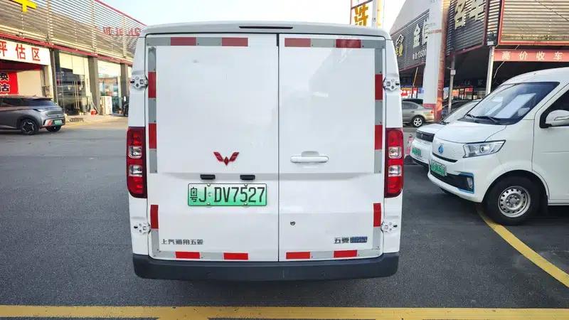 Wuling Yangguang 2024 Model 300km Practical Closed-Window Version 60kW — миниатюра 6