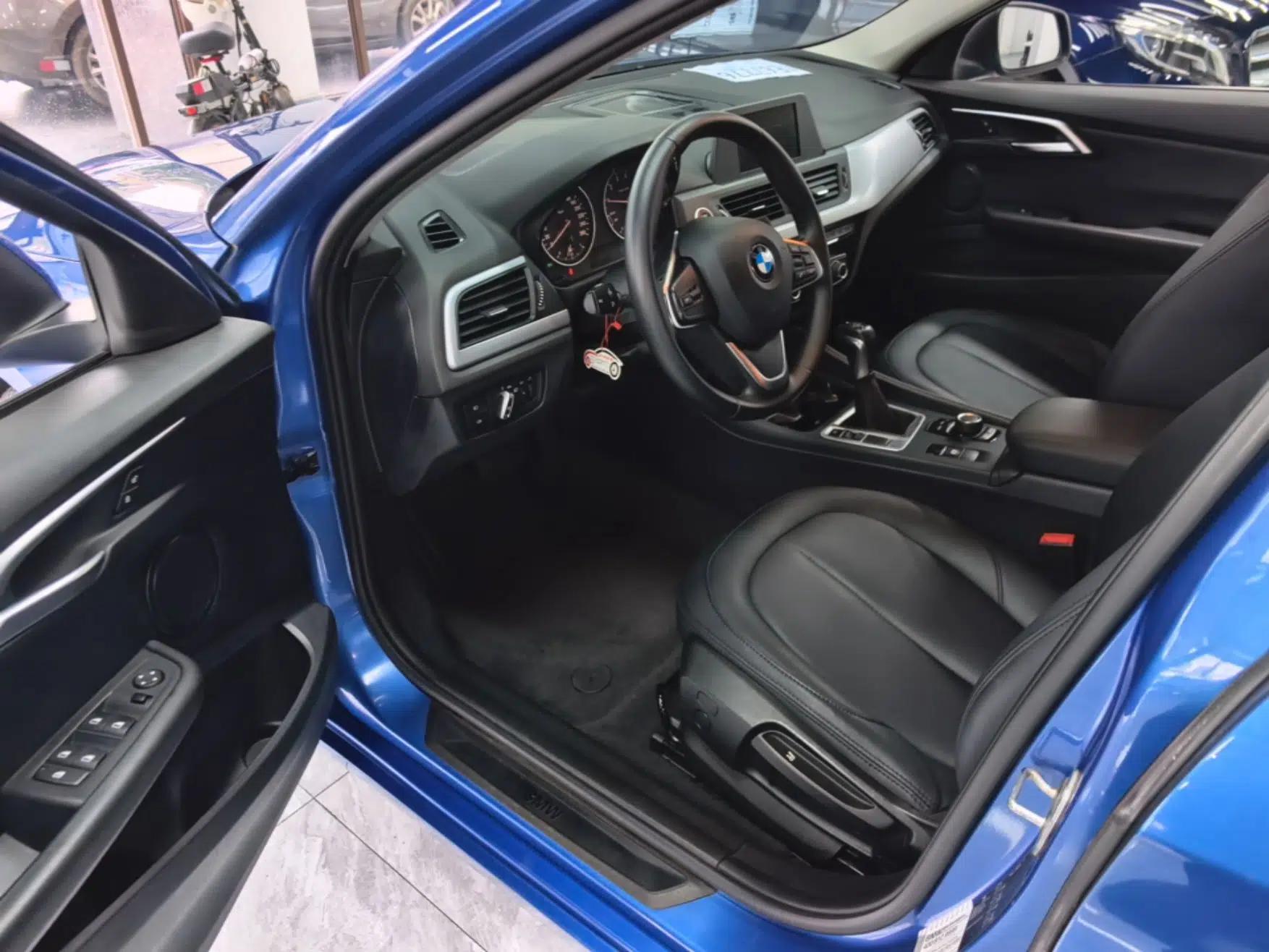 BMW 1 Series 2017 118i Fashion Model — миниатюра 18