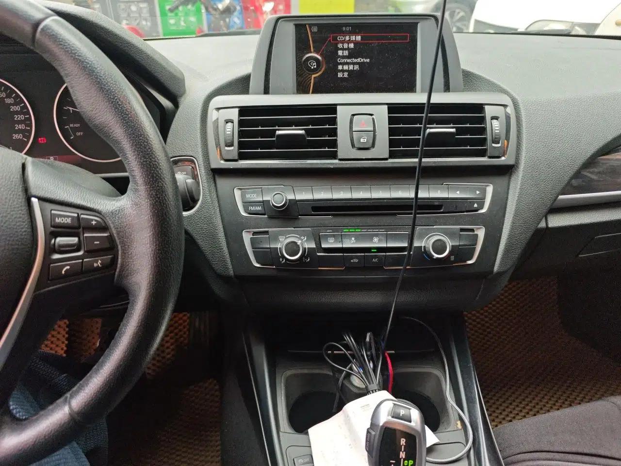 BMW 1 Series 2012 116i Urban Edition — миниатюра 13