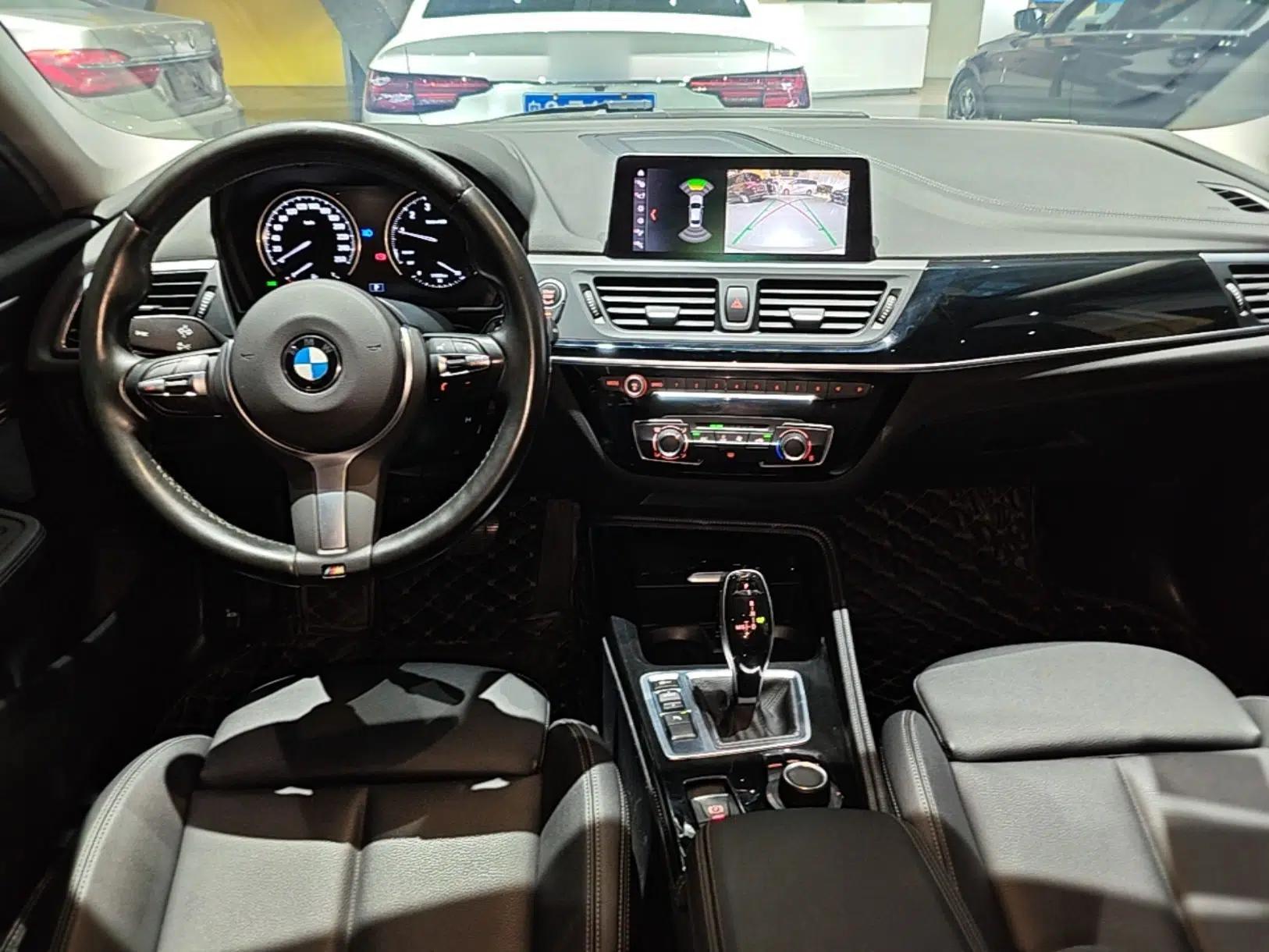 BMW 1 Series 2020 120i M Sport Package — миниатюра 12