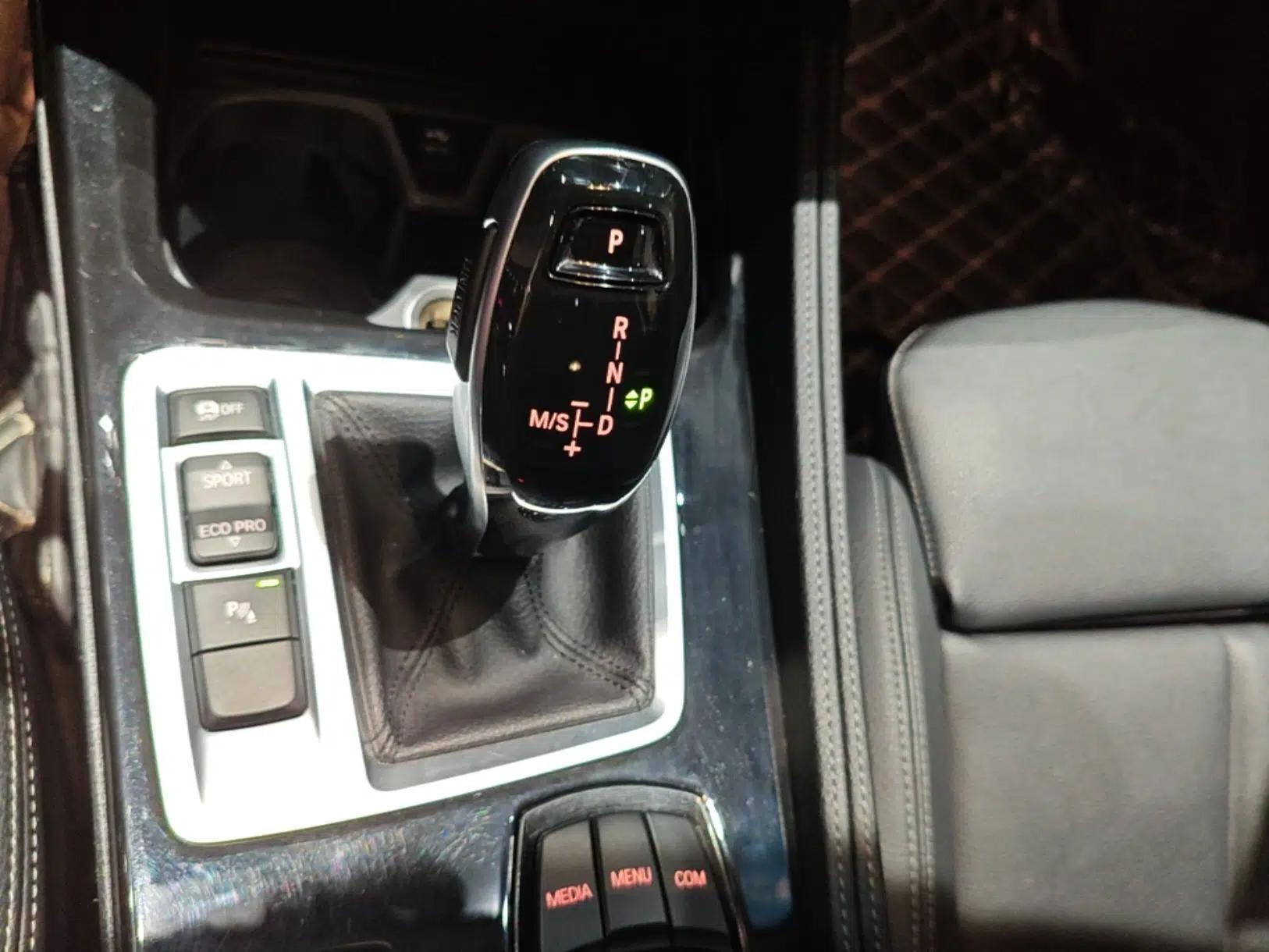 BMW 1 Series 2020 120i M Sport Package — миниатюра 16