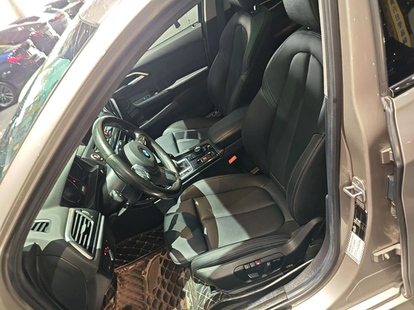 BMW 1 Series 2020 120i M Sport Package — миниатюра 17