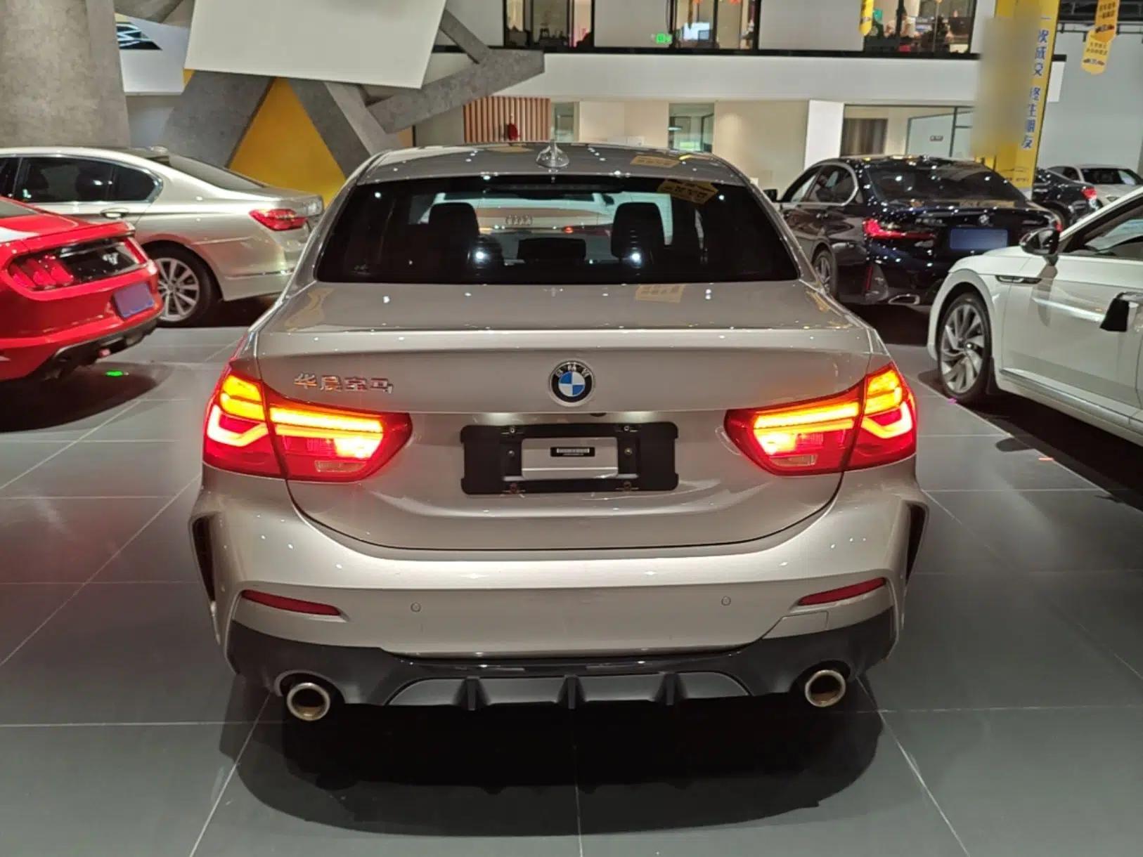 BMW 1 Series 2020 120i M Sport Package — миниатюра 5