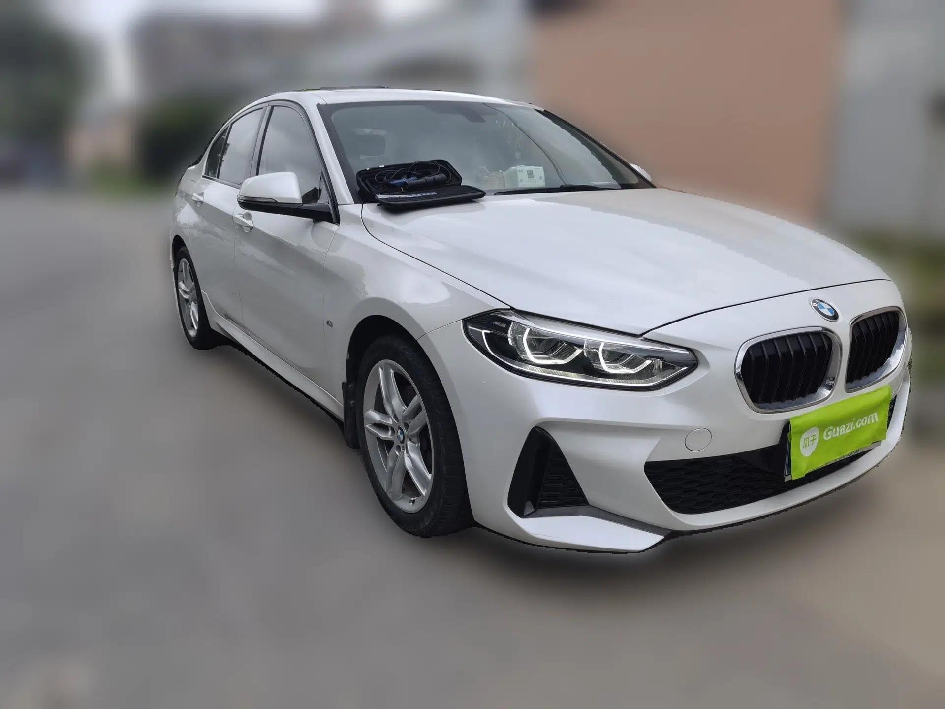 BMW 1 Series 2019 118i Fashion Model — миниатюра 3