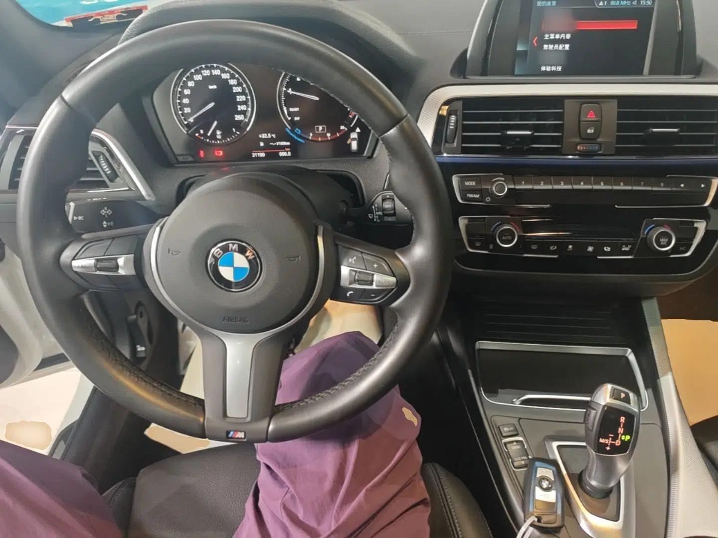 BMW 1 Series 2018 120i M Sport Package — миниатюра 12