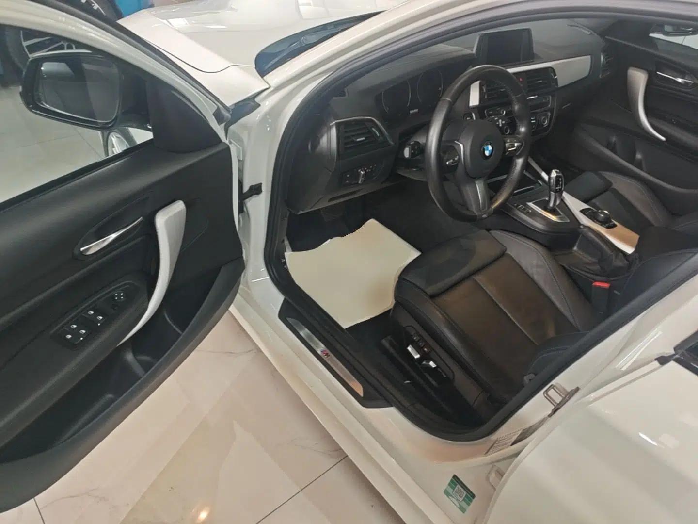 BMW 1 Series 2018 120i M Sport Package — миниатюра 18