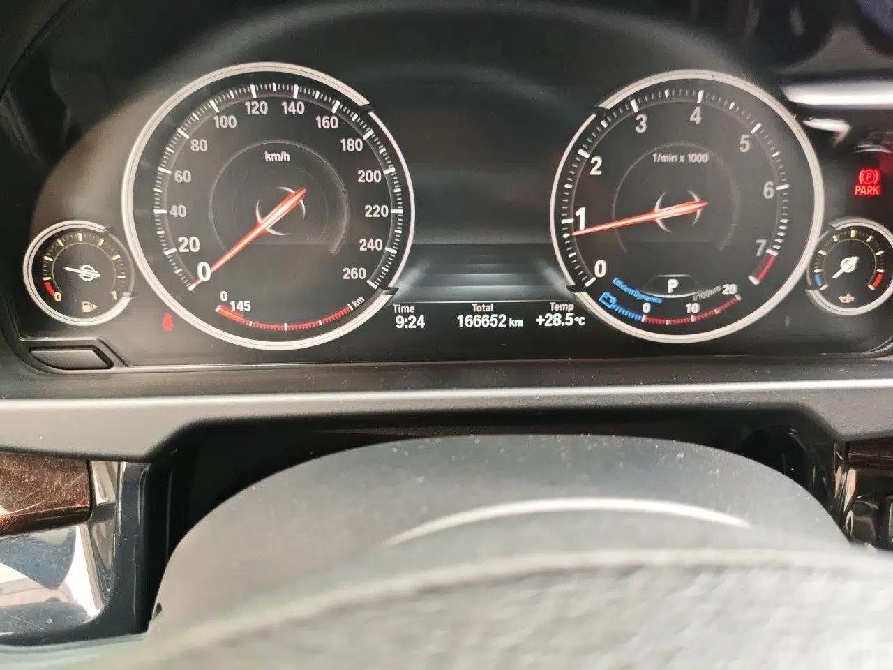 BMW X5 2015 xDrive28i — миниатюра 12