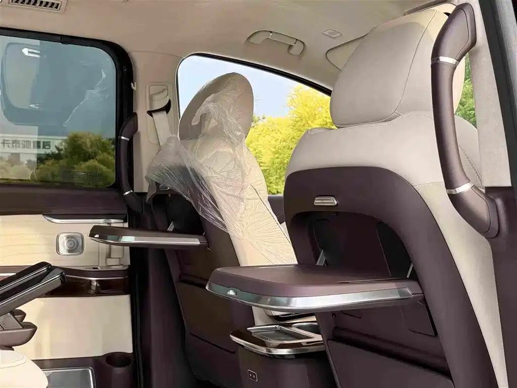 Hongqi HQ9 2023 2.0T Intelligent Flagship Edition — миниатюра 15