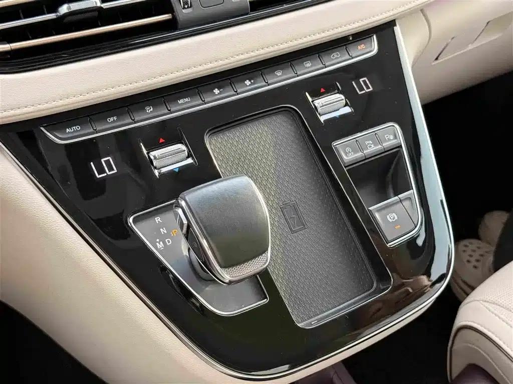 Hongqi HQ9 2023 2.0T Intelligent Flagship Edition — миниатюра 23