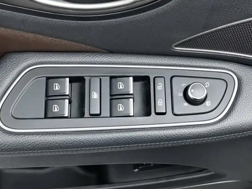Hongqi H7 2017 2.0T Luxury Edition — миниатюра 9