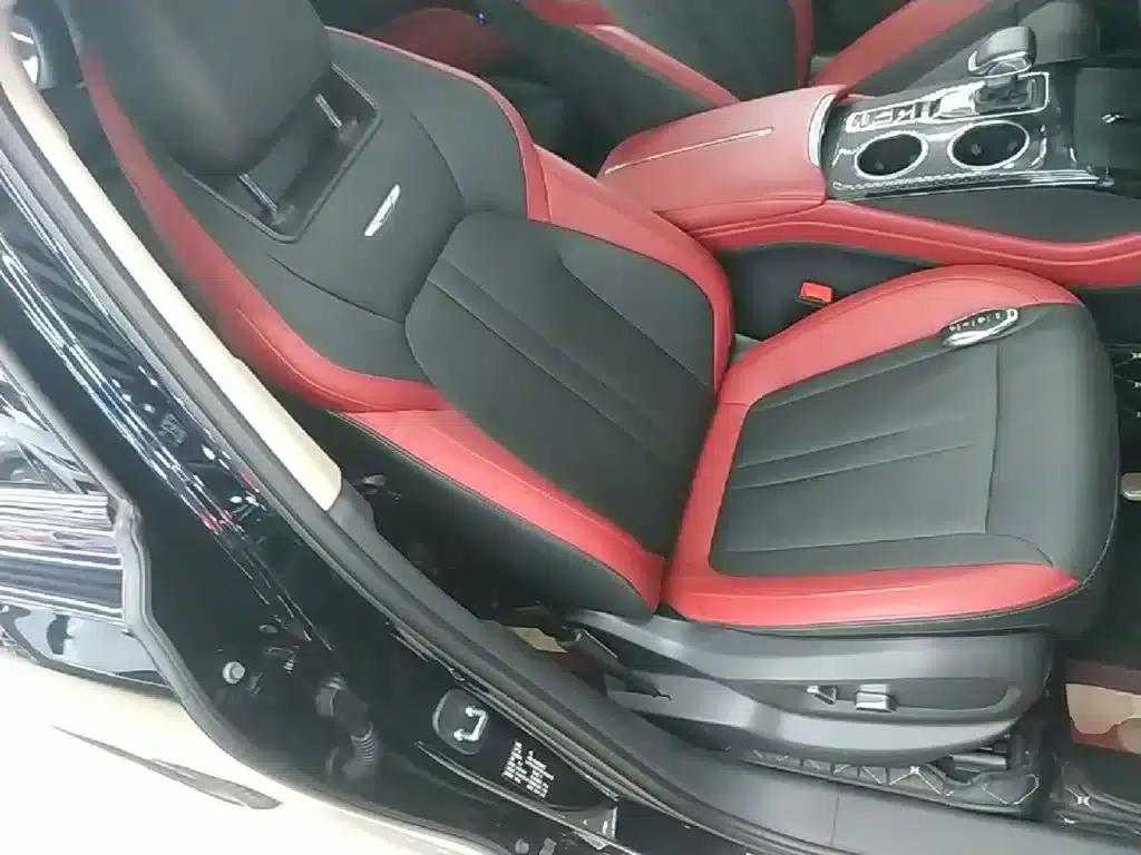 Hongqi HS3 2023 1.5T 2WD Goodness Edition — миниатюра 25