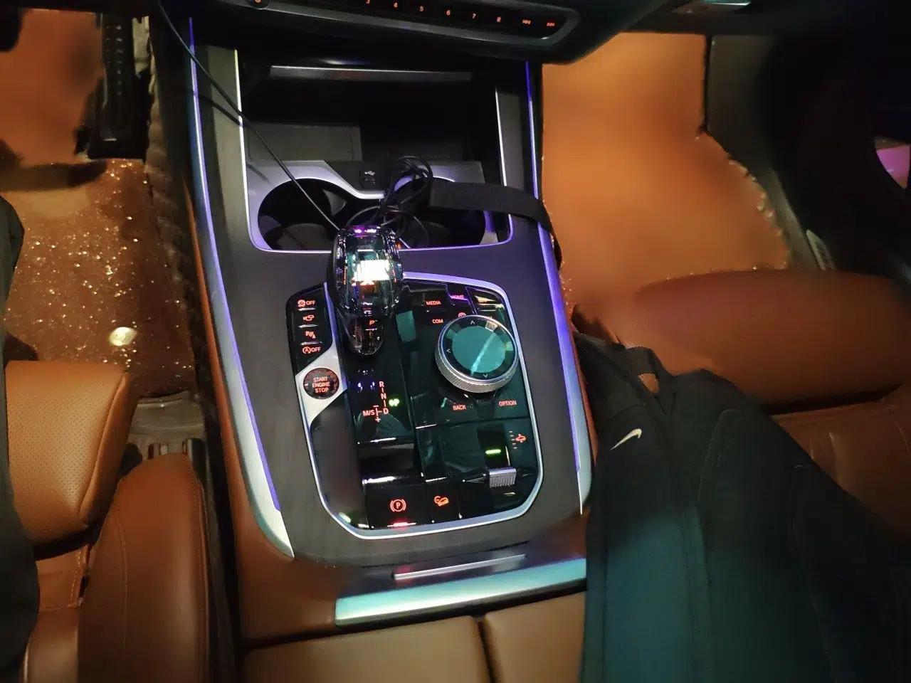BMW X7 2020 xDrive40i Luxury M Sport Package — миниатюра 13