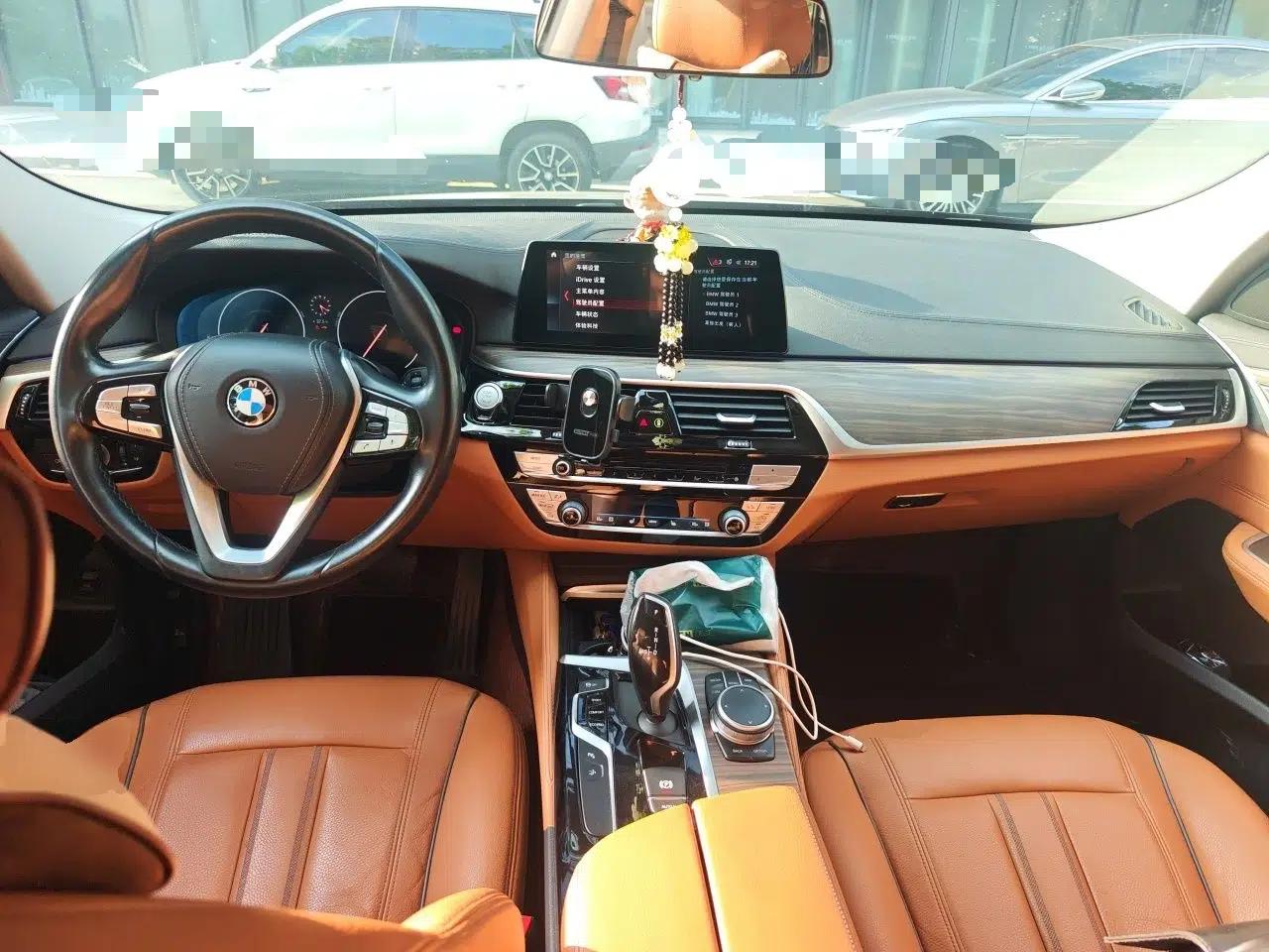 BMW 6 Series GT 2019 630i Luxury Design Package — миниатюра 9