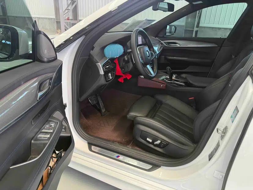 BMW 6 Series GT 2019 630i M Sport Package — миниатюра 13