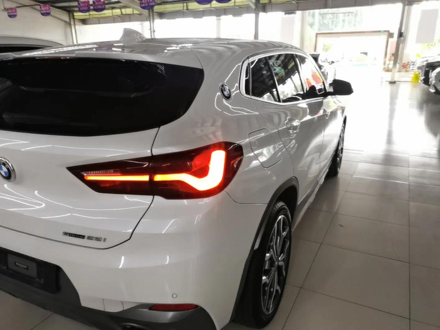 BMW X2 2021 sDrive25i Luxury M Sport Package — миниатюра 9