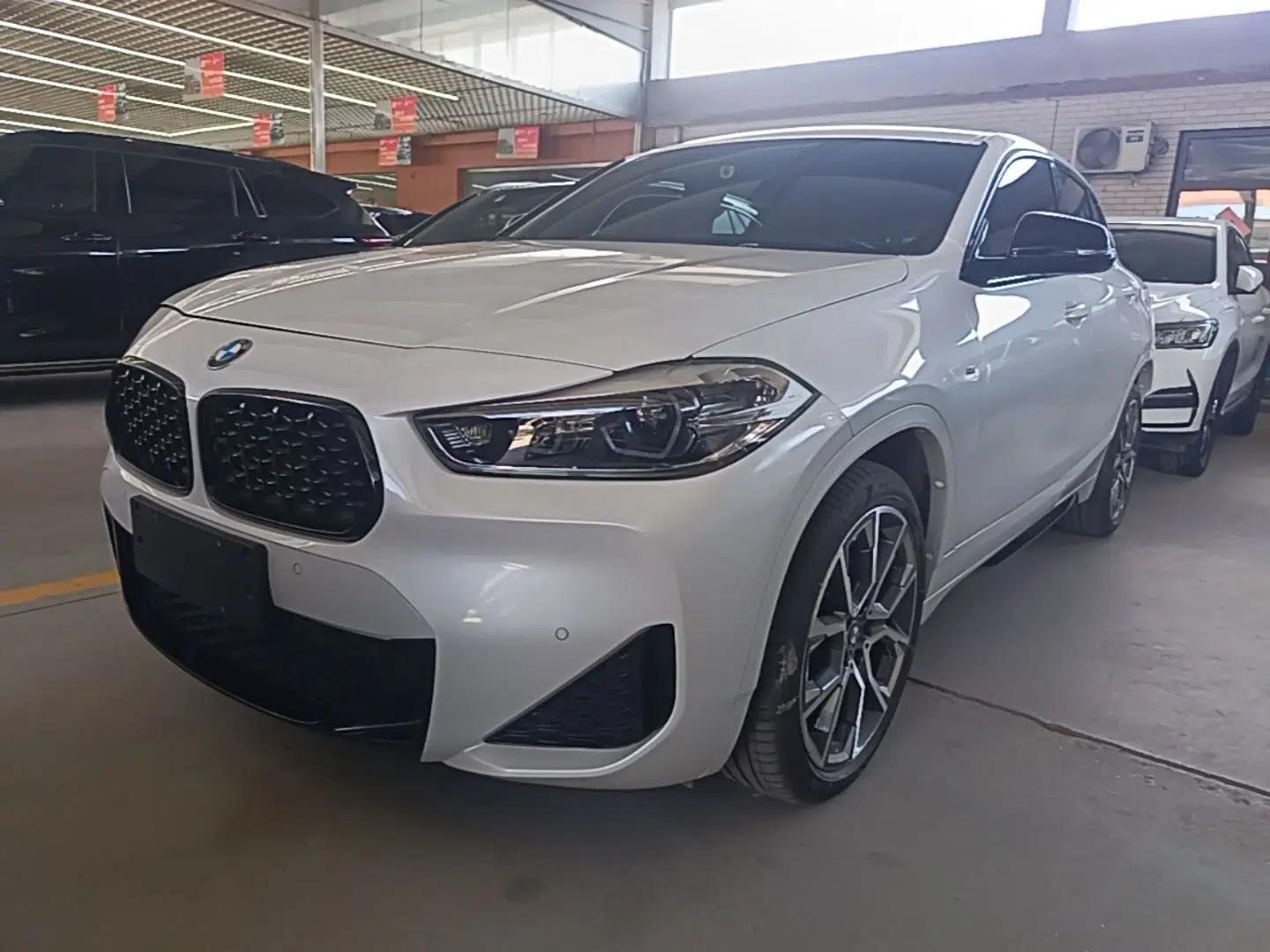 BMW X2 2022 sDrive25i Midnight Edition — миниатюра 1