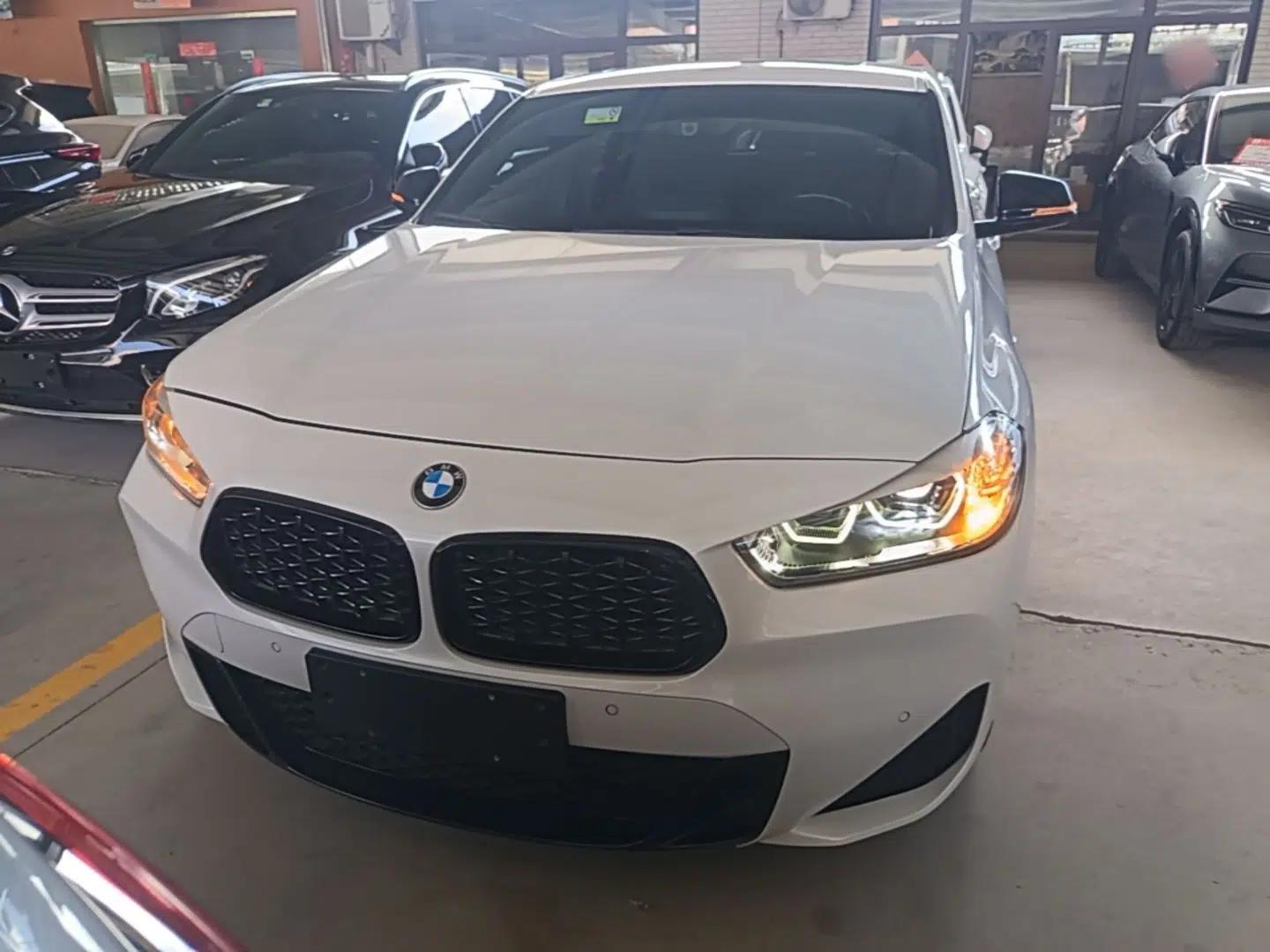 BMW X2 2022 sDrive25i Midnight Edition — миниатюра 2
