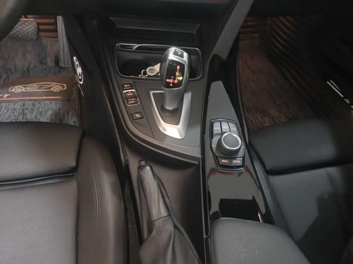BMW 3 Series GT 2018 320i Sport Edition — миниатюра 16