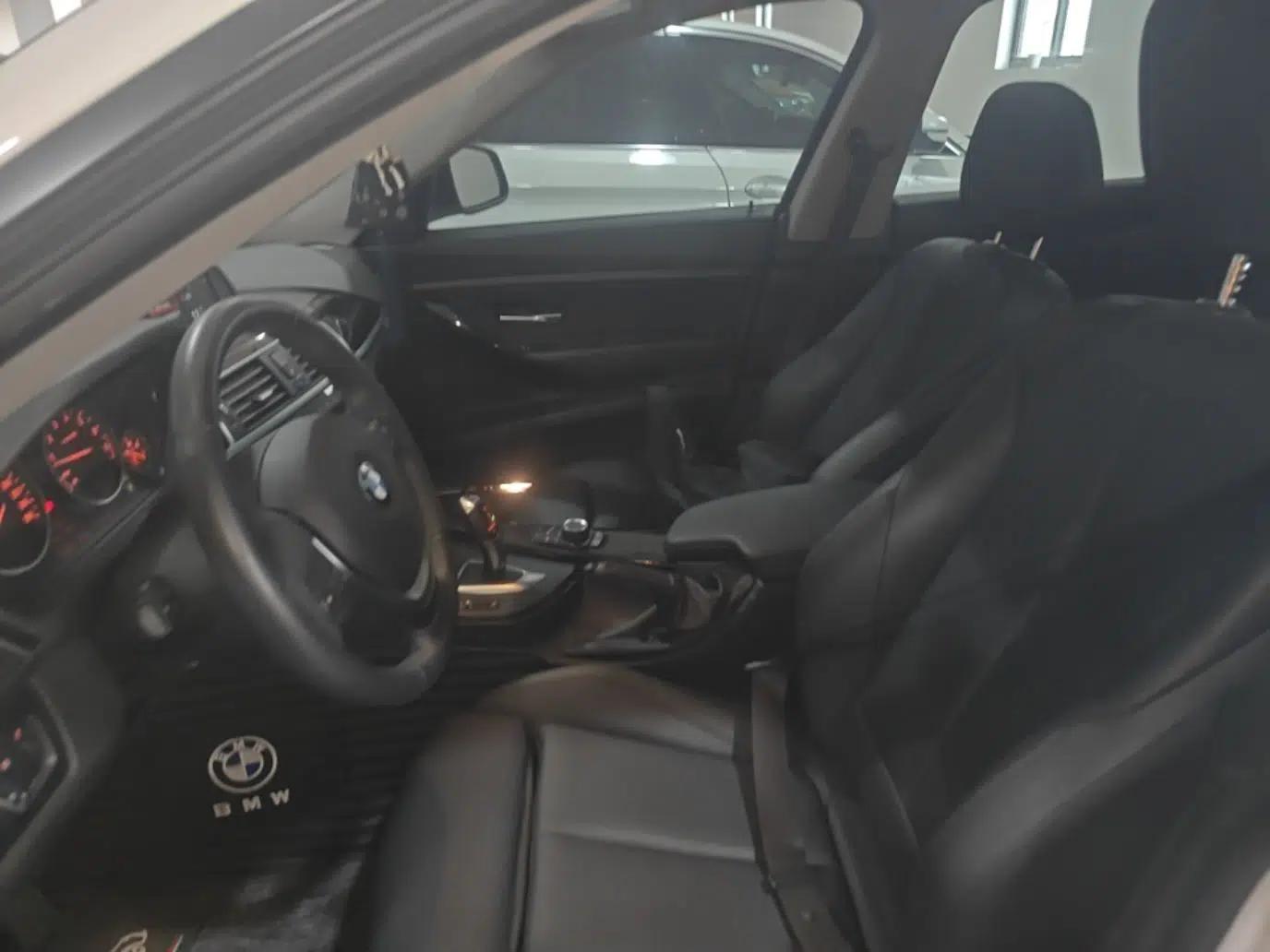 BMW 3 Series GT 2018 320i Sport Edition — миниатюра 17