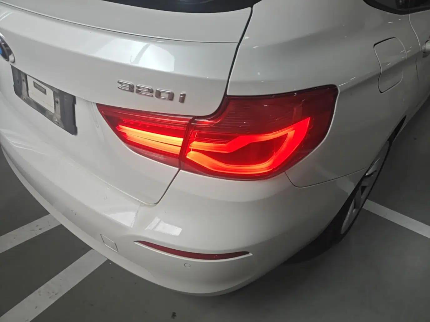BMW 3 Series GT 2018 320i Sport Edition — миниатюра 9