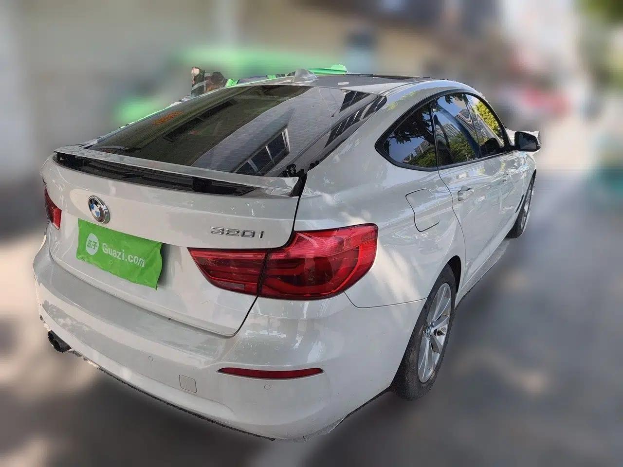 BMW 3 Series GT 2017 320i Sport Edition — миниатюра 6