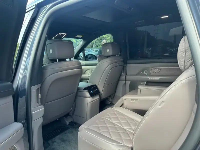 NIO ES8 2026 Model Six-Seat Executive Signature Edition — миниатюра 18