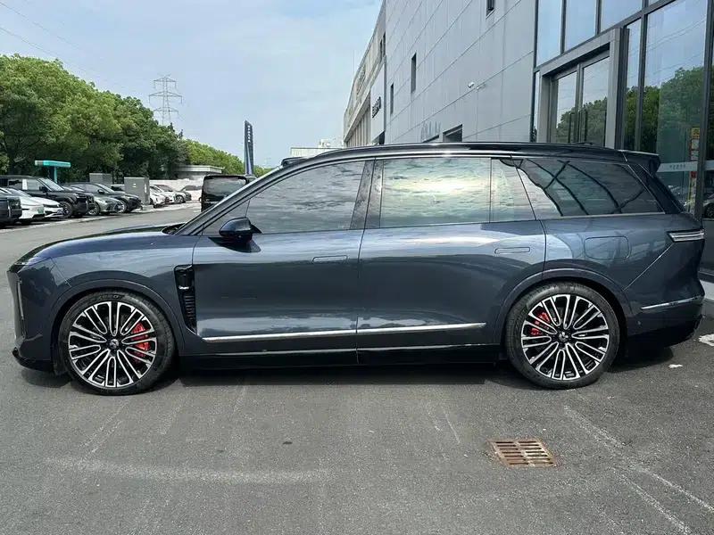 NIO ES8 2026 Model Six-Seat Executive Signature Edition — миниатюра 3