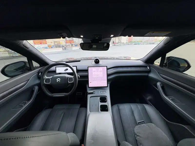 NIO ES8 2023 100kWh Signature Edition — миниатюра 10