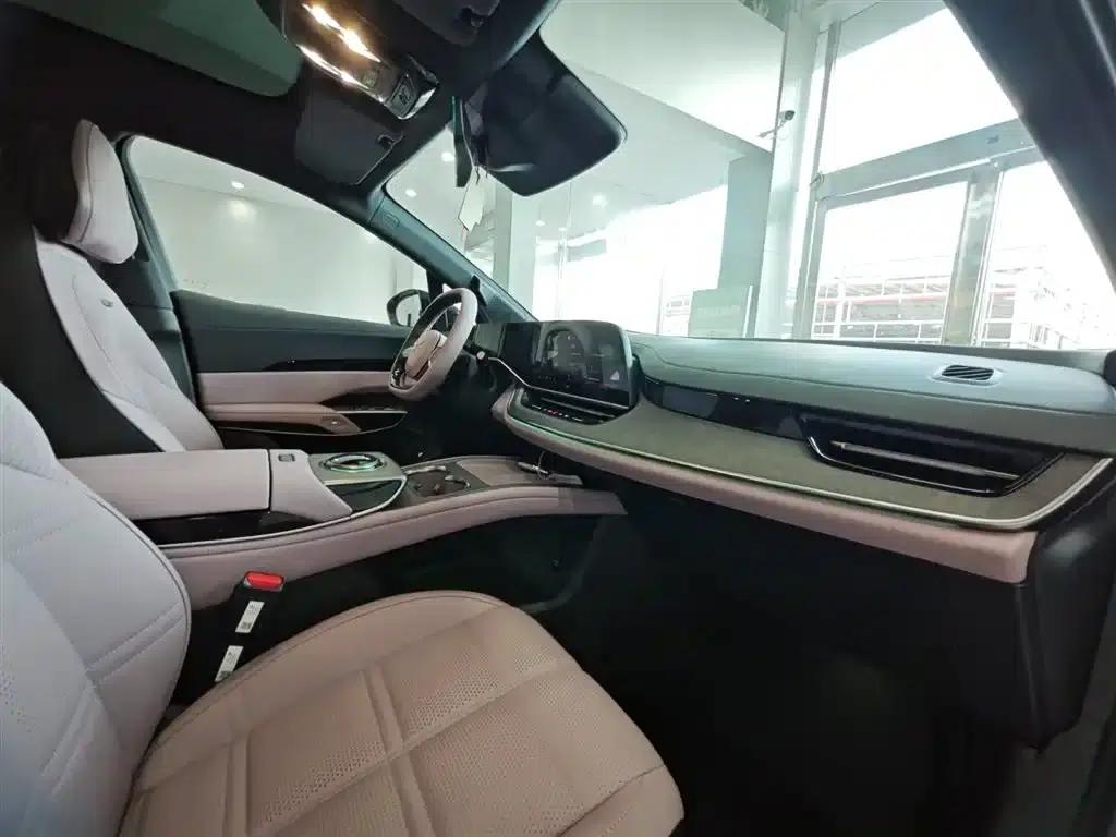 Hongqi Tiangong 08 2025 680 Ultra 4WD Edition — миниатюра 15