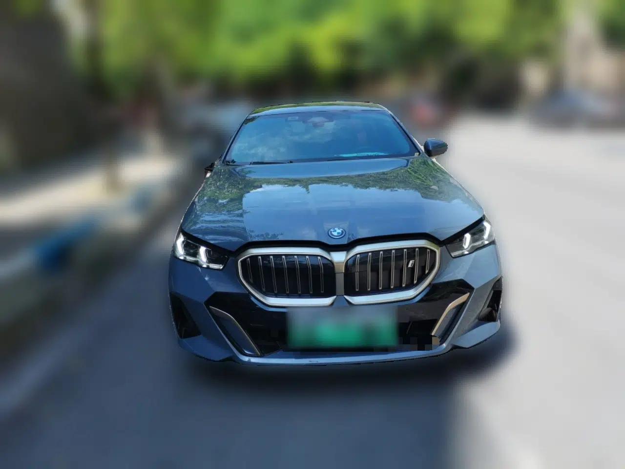 BMW i5 2024 eDrive 35L Luxury Model with M Sport Package — миниатюра 2