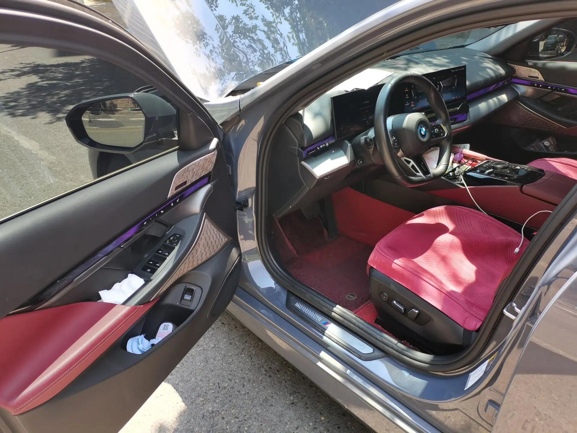 BMW i5 2024 eDrive 35L Luxury Model with M Sport Package — миниатюра 16