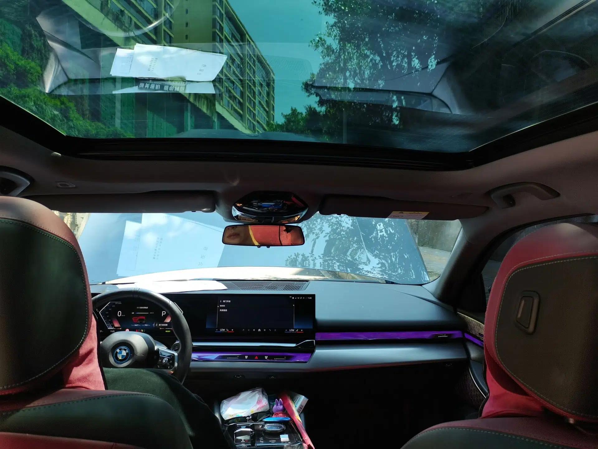 BMW i5 2024 eDrive 35L Luxury Model with M Sport Package — миниатюра 18