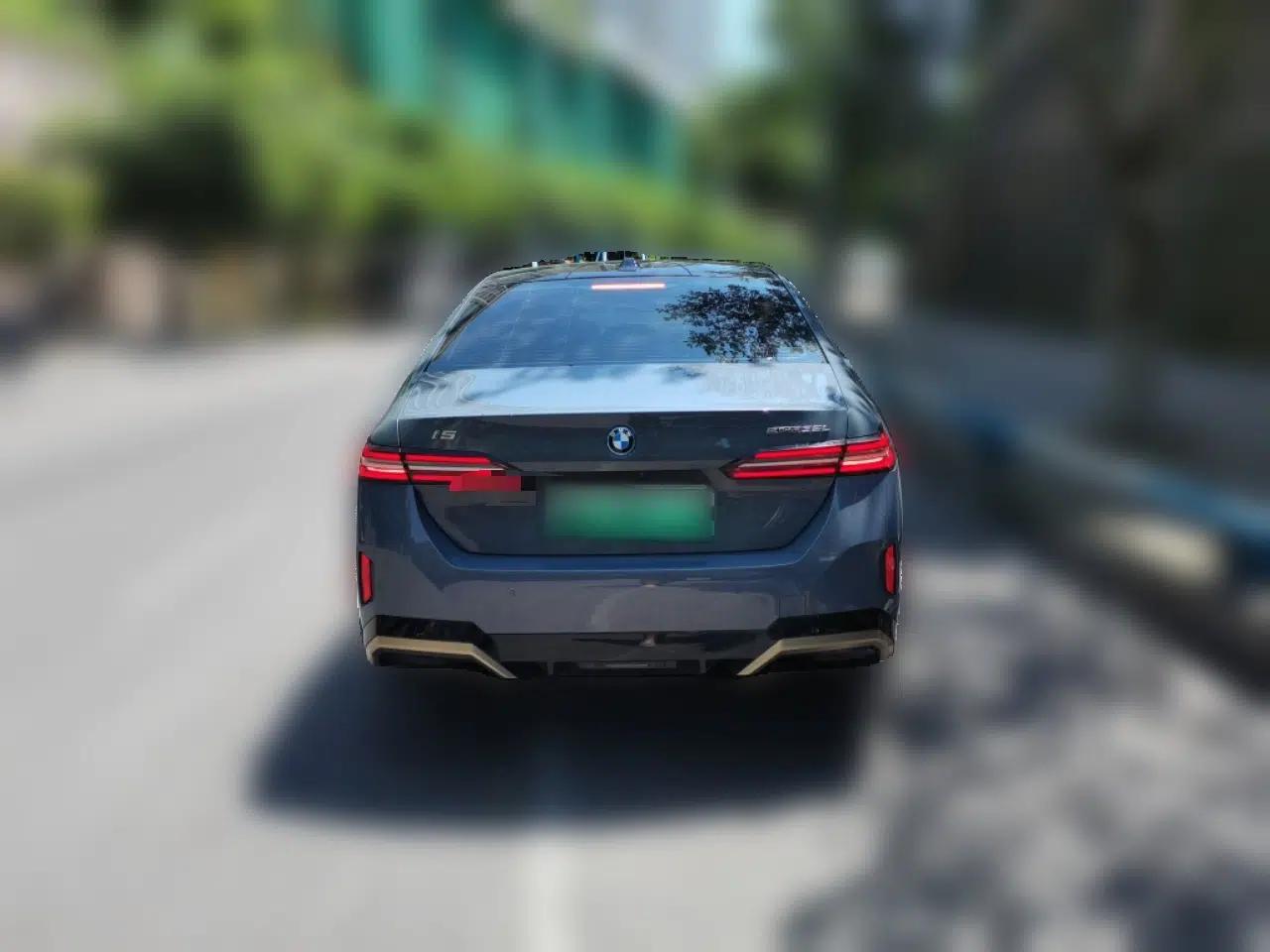 BMW i5 2024 eDrive 35L Luxury Model with M Sport Package — миниатюра 5