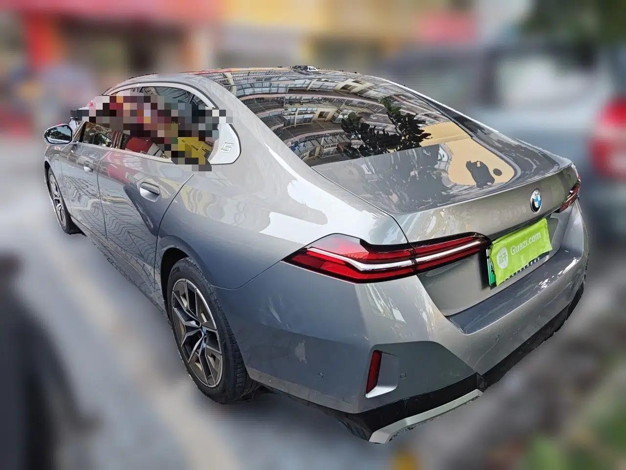 BMW i5 2024 eDrive 35L Luxury Model with M Sport Package — миниатюра 4