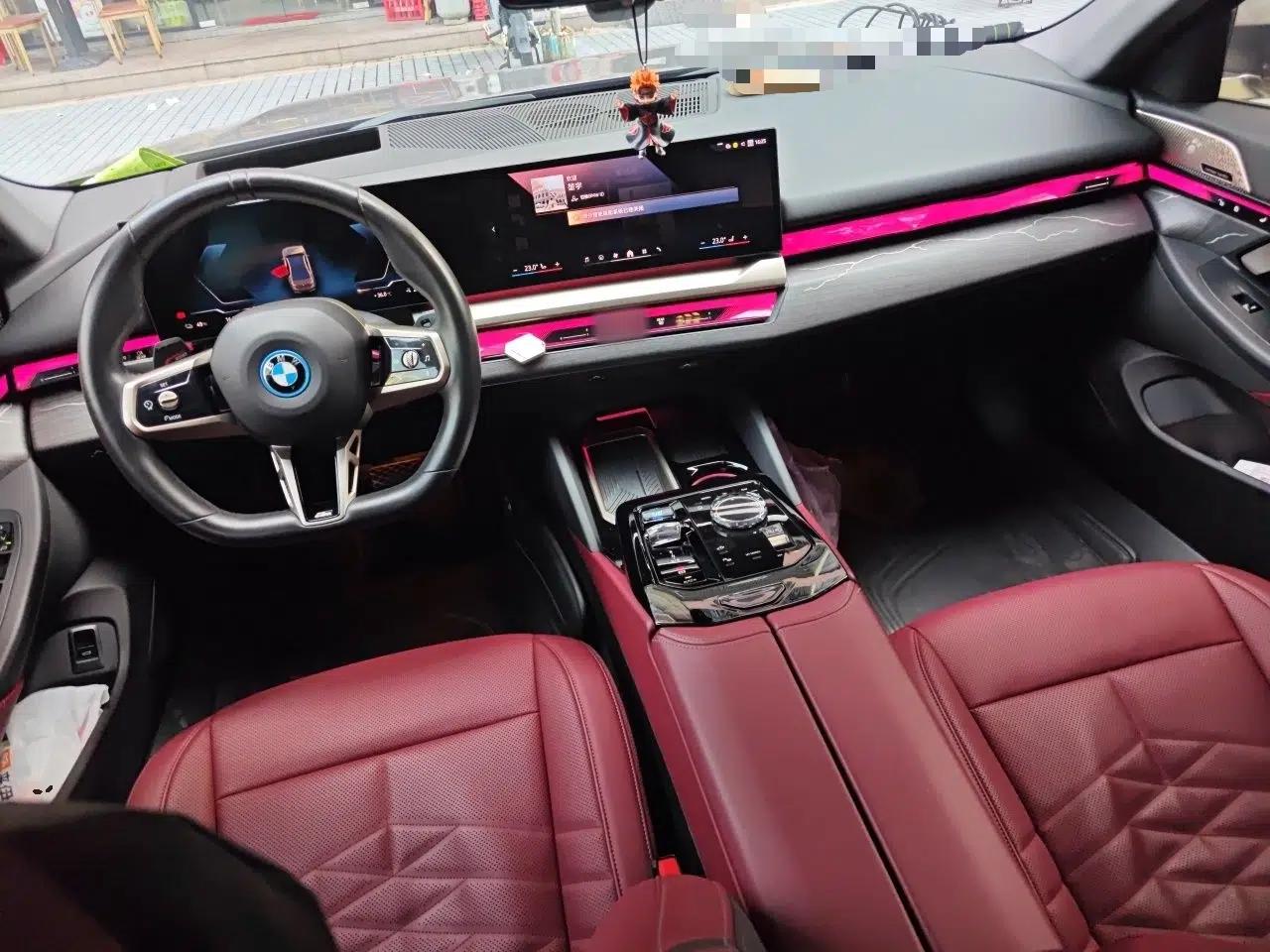 BMW i5 2024 eDrive 35L Luxury Model with M Sport Package — миниатюра 9