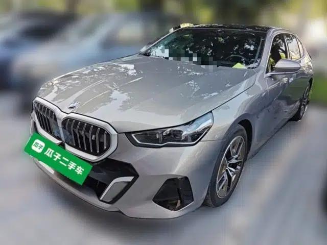 BMW i5 2024 eDrive 35L Luxury Model with M Sport Package