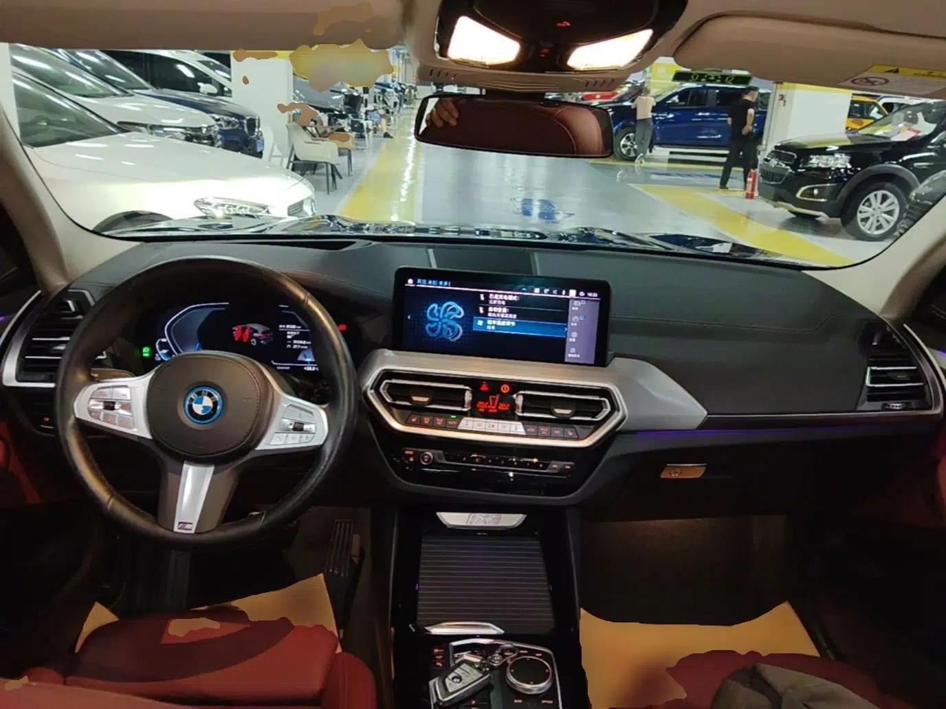 BMW iX3 2022 Updated Leading Type — миниатюра 12