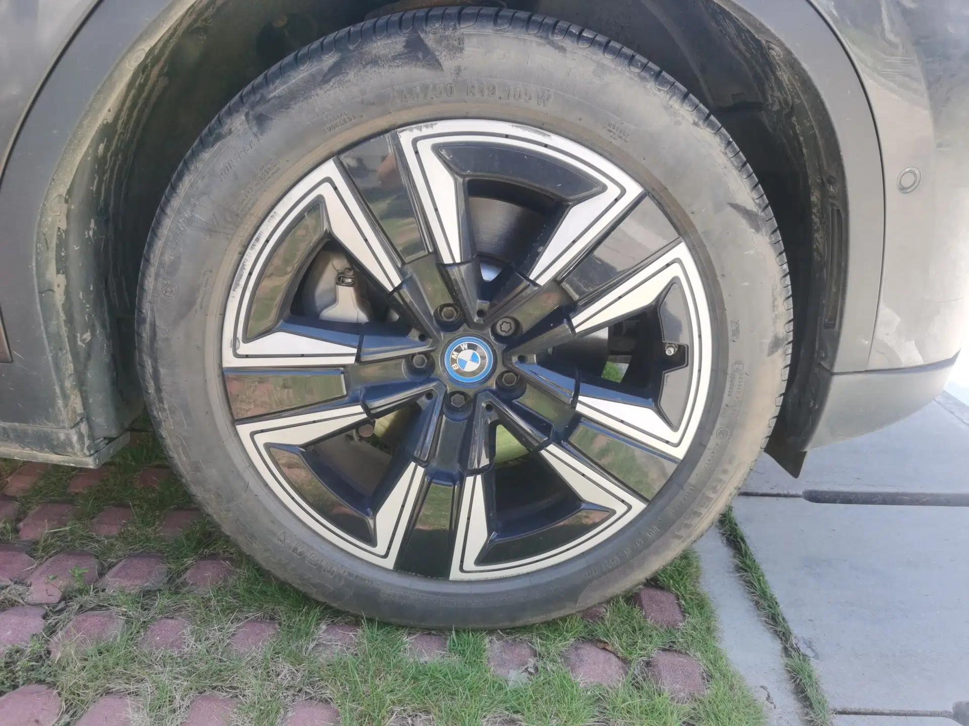 BMW iX3 2021 Updated Leading Edition — миниатюра 8